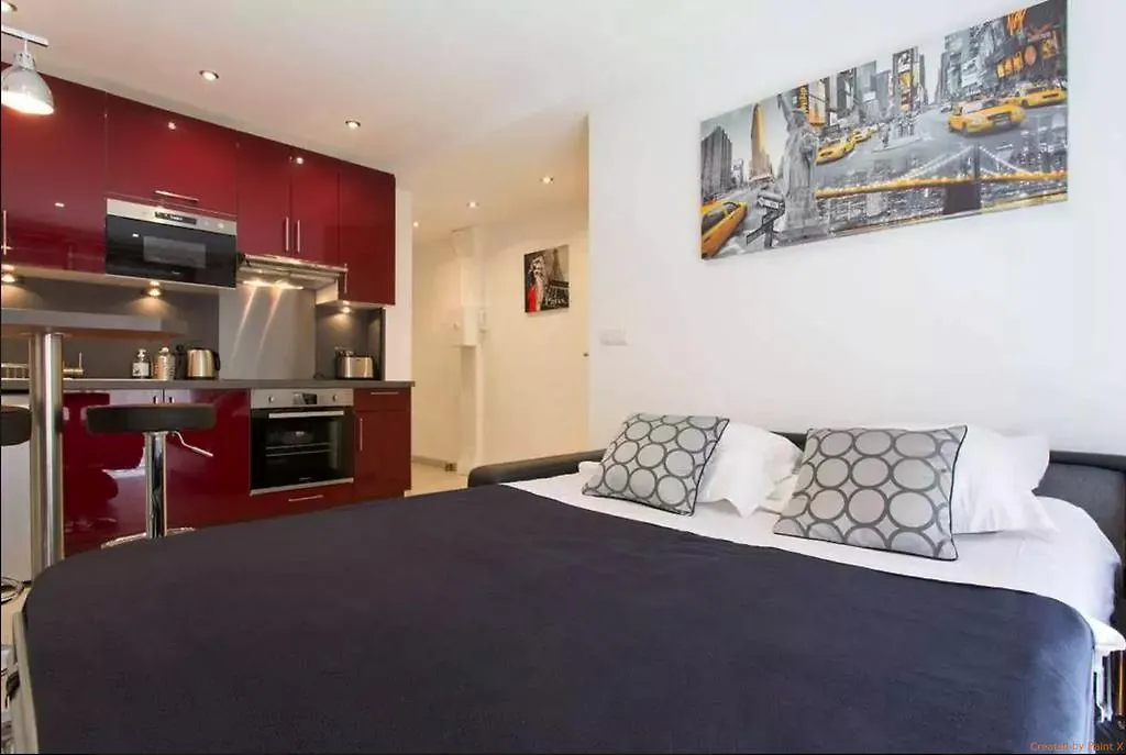 Close Palais - Calm - Brand New Cannes France